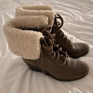 Platform ugg boot